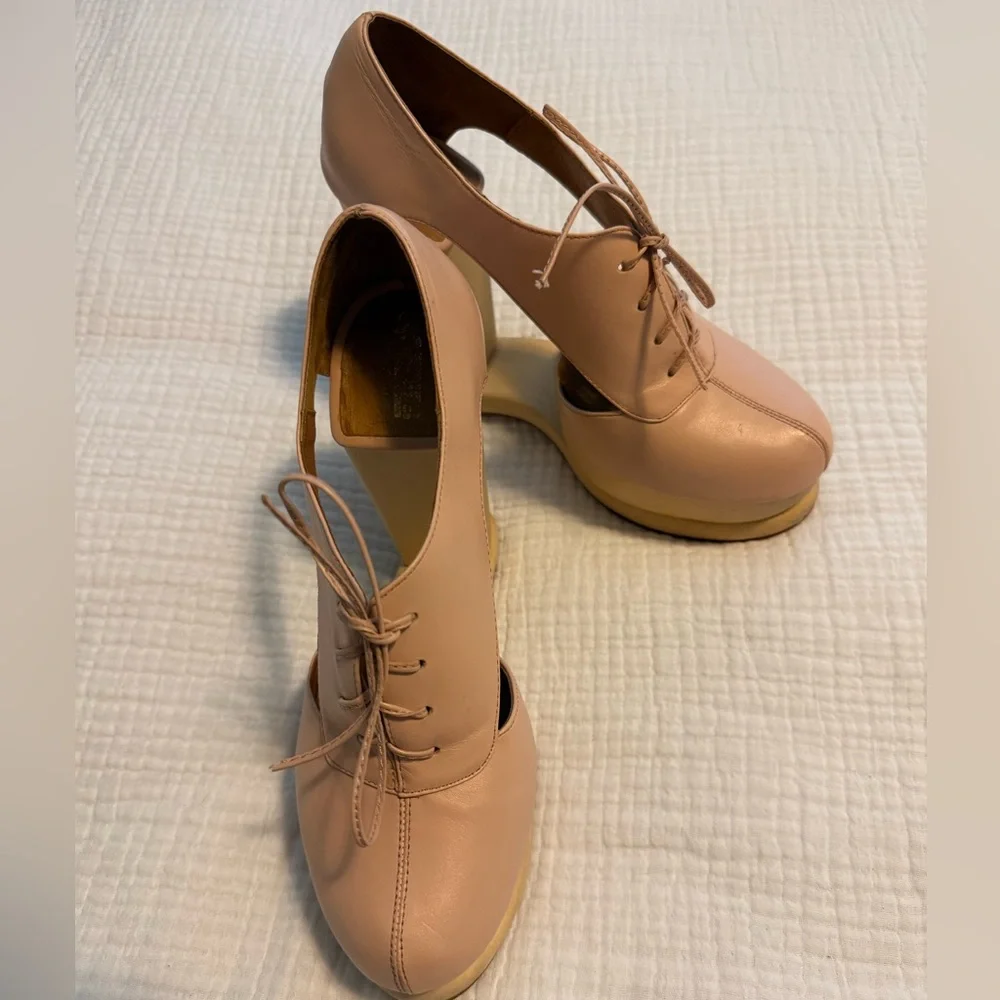 [JEFFREY CAMPBELL] Benched Cutout Platform in Light Pink/Nude Leather - Picture 5 of 11